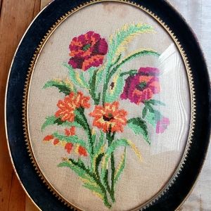 Vtg Oval Frame Needlepoint